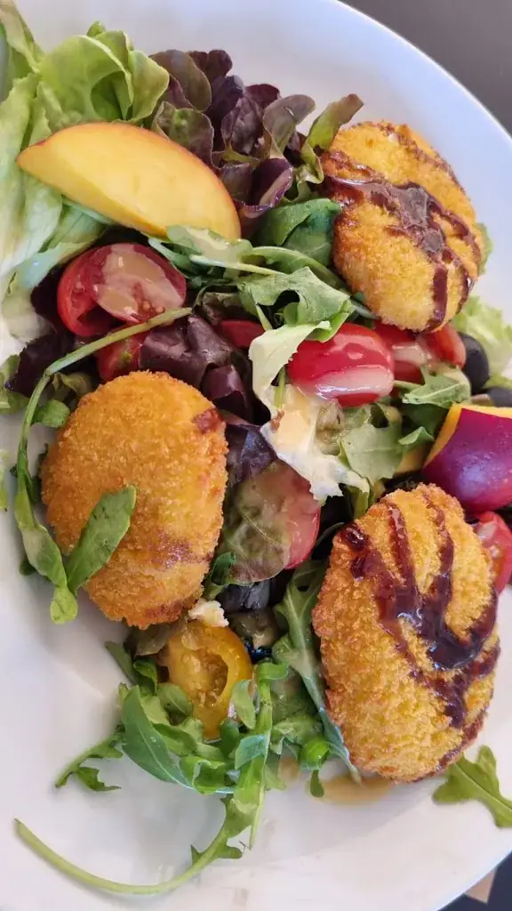 Amance Arnd_Guinguette Port Gogane_Rochefort-sur-Loire_review