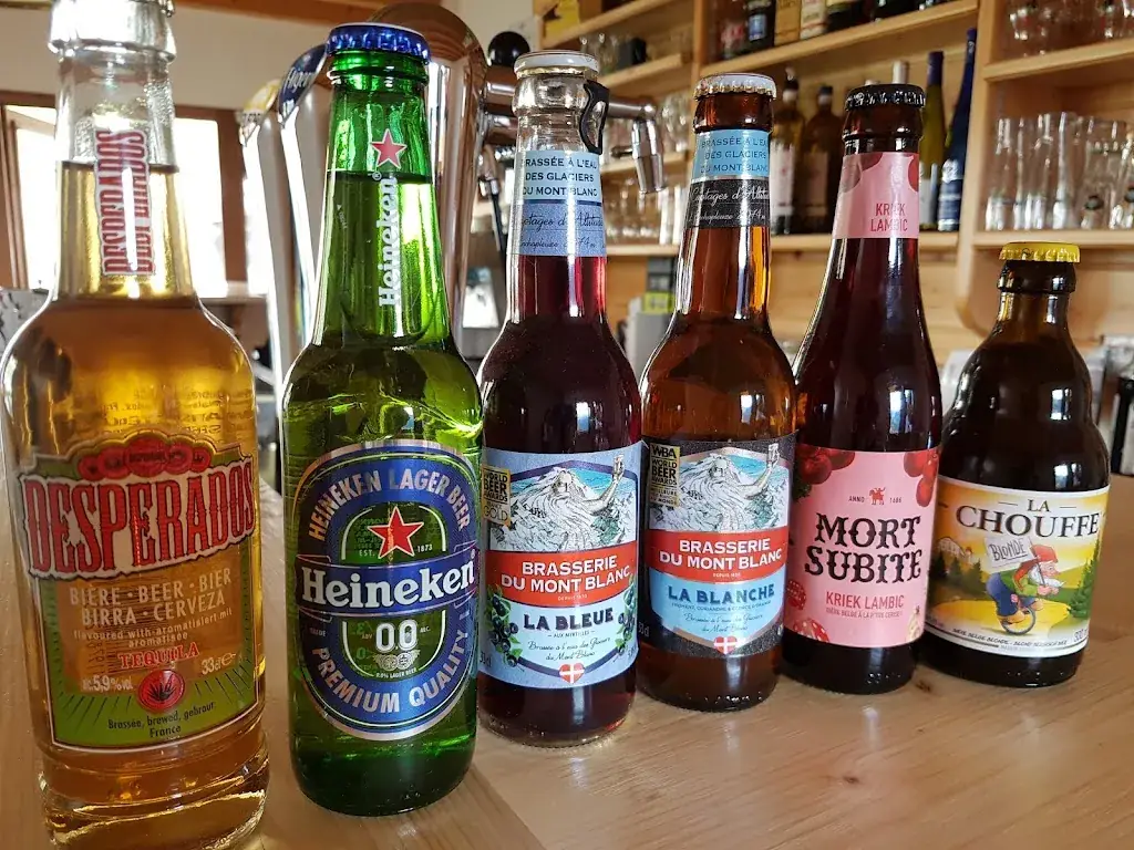 Les Boutons D'Or Bar Restaurant Épicerie_Montagny_slider_image_2