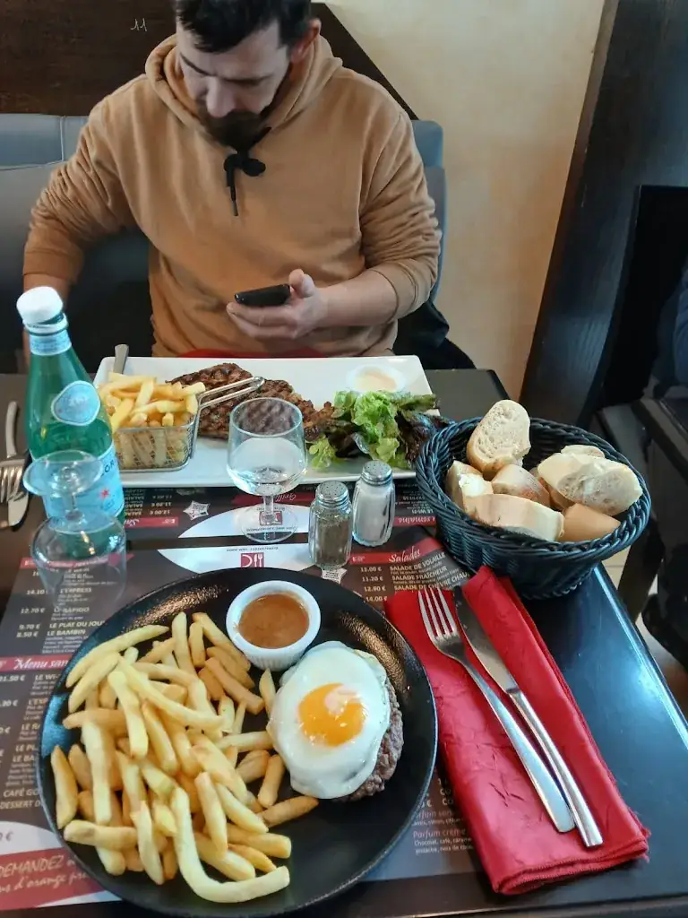 elvic barillet_Brasserie LE WIFI_Montval-sur-Loir_review