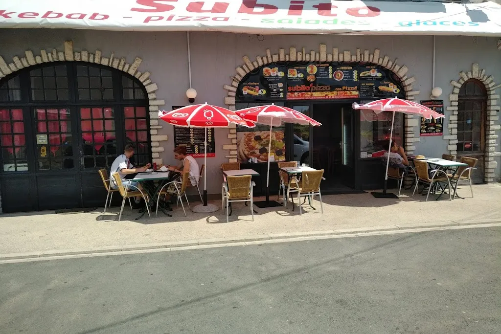 Subito Pizza ristorante a Montval-sur-Loir