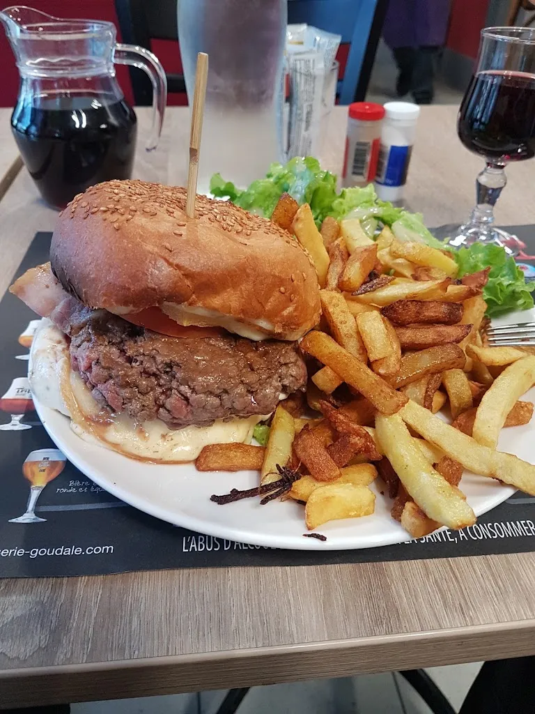 Stuart Gibbs_L'Ardennais_Luceau_review