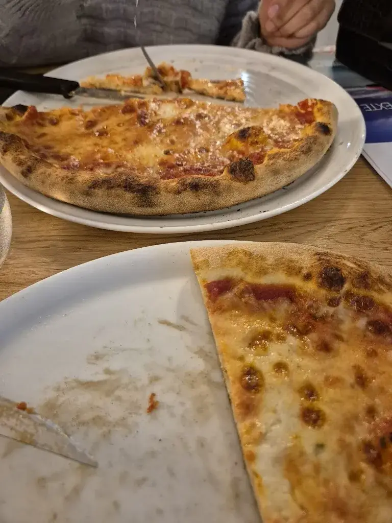 Sara Ougribe_Bistrot Bella Montagny l Restaurant Italien et Pizza_Montagny_review