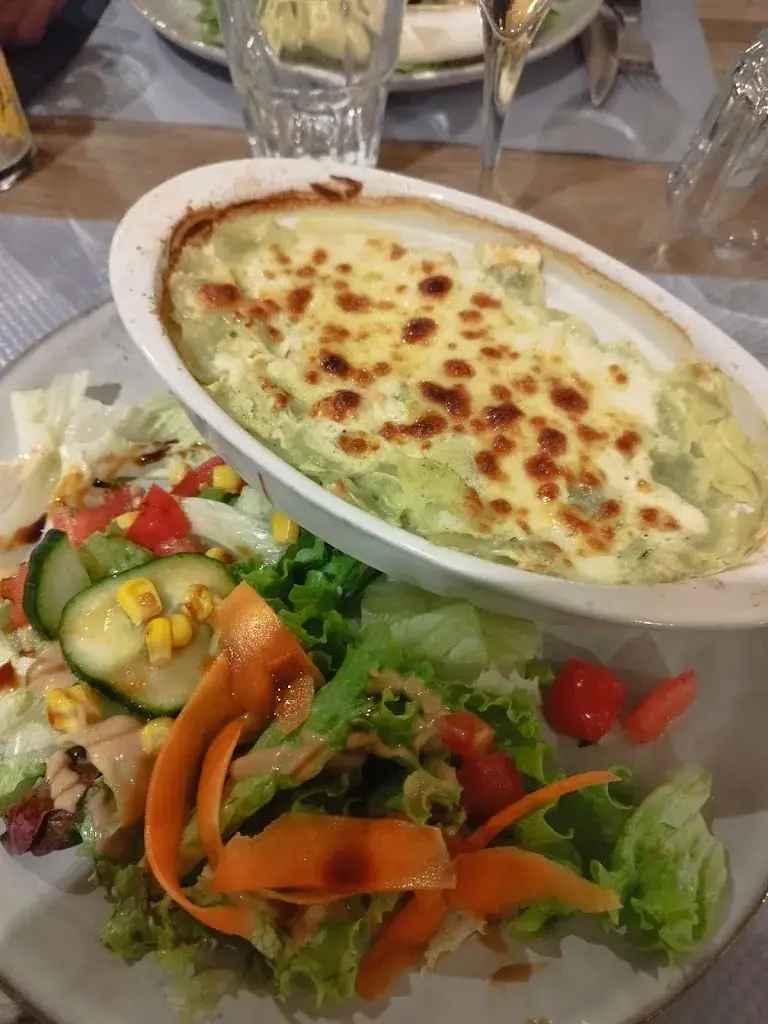 Roselyne Sanchez_LA DINETTE DE MONTFERRAT_Montferrat_review