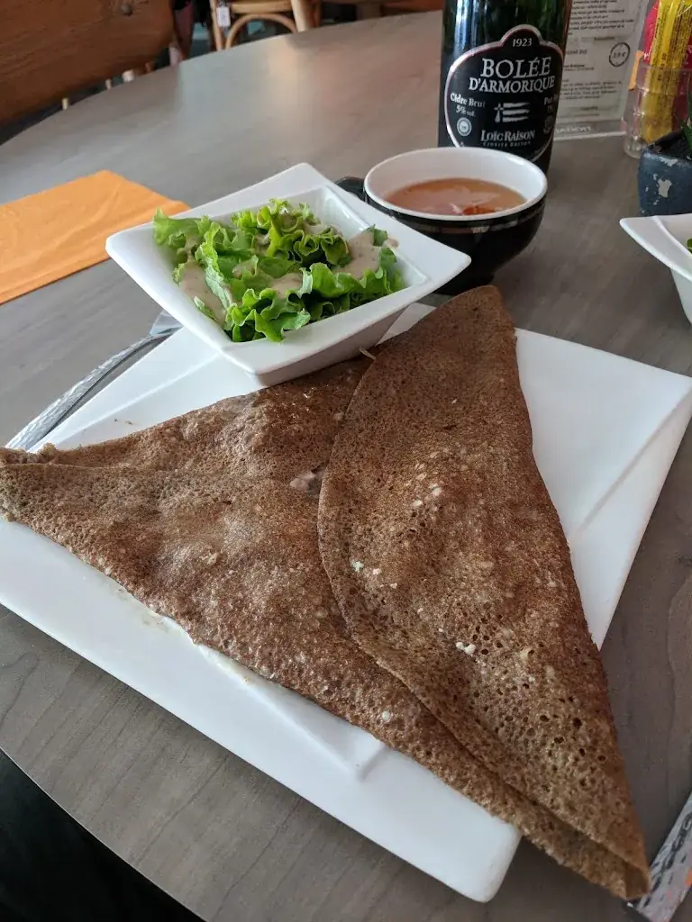 Mikkel Frimer-Rasmussen_Creperie brasserie L'Agora_Château-Gontier-sur-Mayenne_review