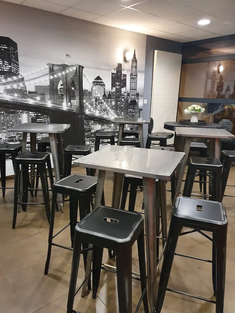 CHEZ VAL ET JC restaurant in Fromentières