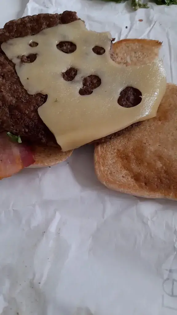 McDonald's_Château-Gontier-sur-Mayenne_slider_image_2