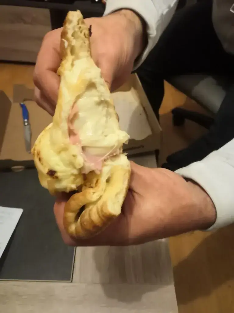 Amaury Anceaume_Domino's Château-Gontier_Château-Gontier-sur-Mayenne_review