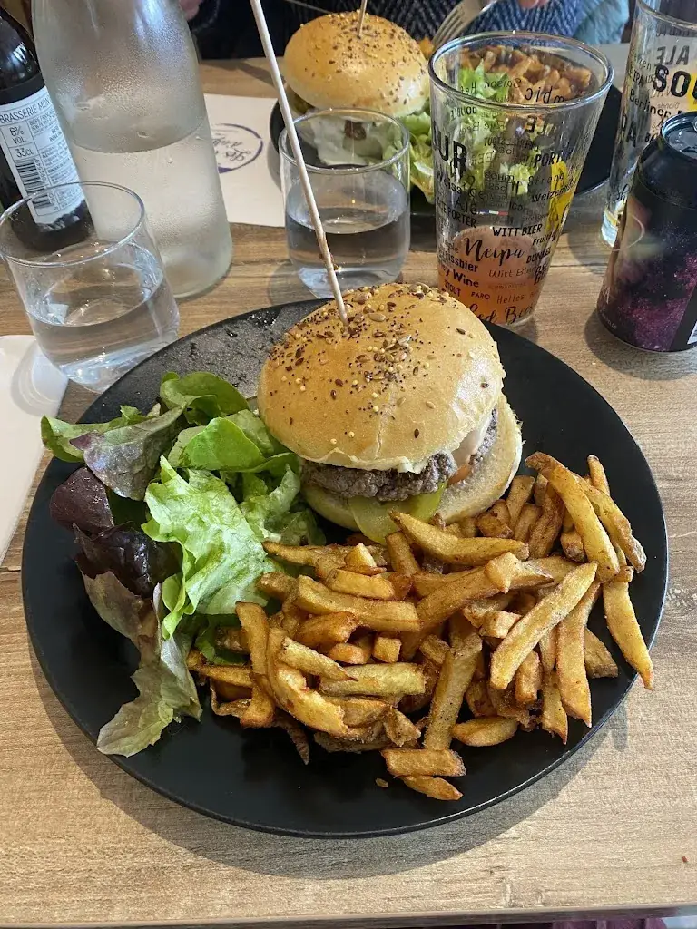 Les Copains d'Abord_Roche-Neuville_slider_image_2