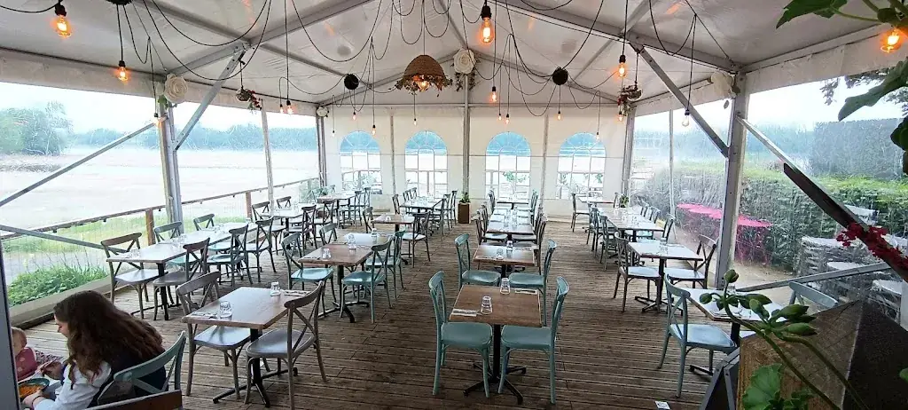 Le Carahutta restaurant in Gennes-Val-de-Loire