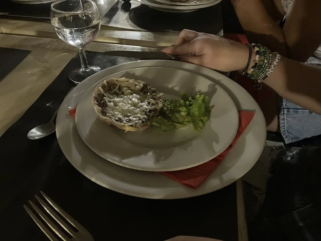 Michelle Squire_La Cave aux Moines_Gennes-Val-de-Loire_review