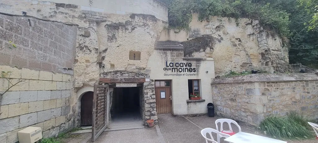 Dan Cope_La Cave aux Moines_Gennes-Val-de-Loire_review