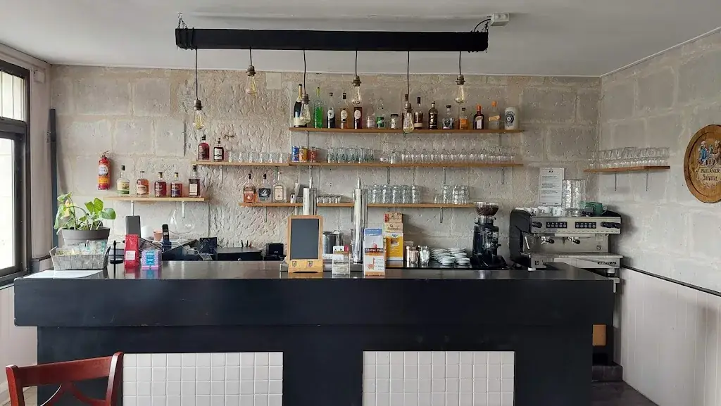 A Contre-Courant restaurant in Gennes-Val-de-Loire