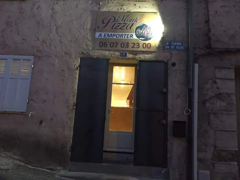 Monfé Pizza_Montferrat_slider_image_3