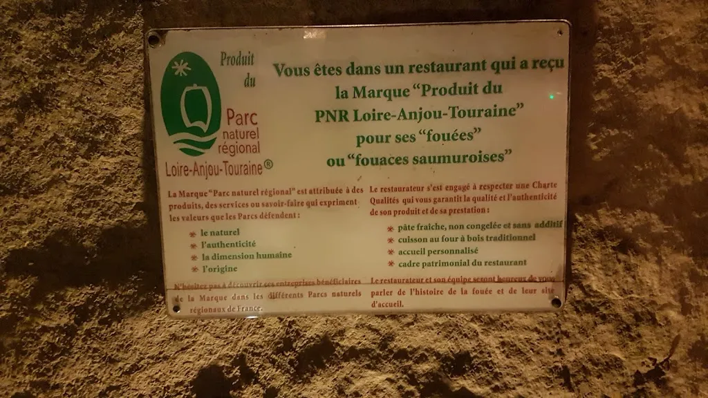 Blair Norton_Restaurant Les pieds bleus_Gennes-Val-de-Loire_review