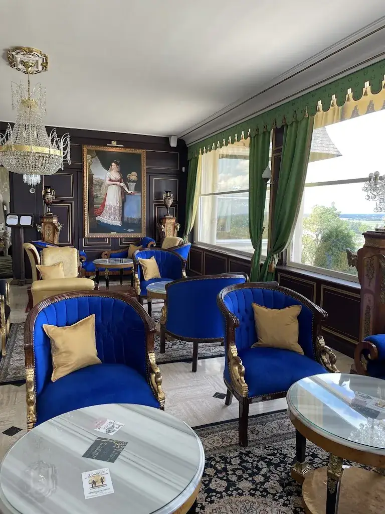 claudine LOPEZ_Le Castellane Restaurant - Younan Collection_Gennes-Val-de-Loire_review