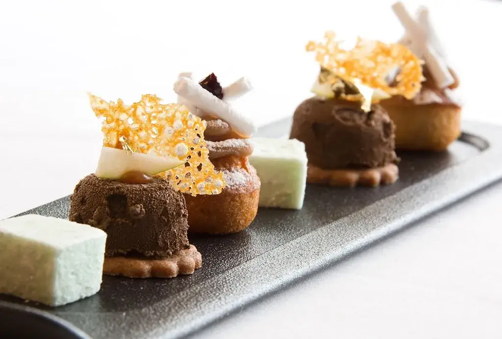 Le Castellane Restaurant - Younan Collection_Gennes-Val-de-Loire_slider_image_2