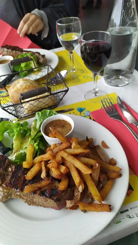 Jess Forbes_Le Théâtre_Chemillé-en-Anjou_review