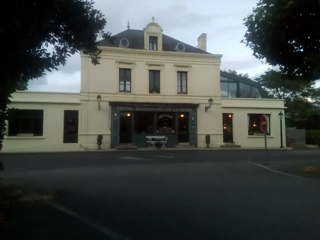 Des Clarke_Hotel Restaurant la Gare_Commequiers_review