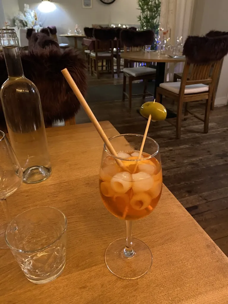 Stefania Levis_Casa Castello_Cholet_review