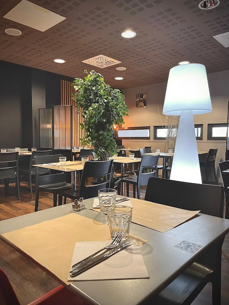 Faubourg Café Cholet restaurant in Cholet