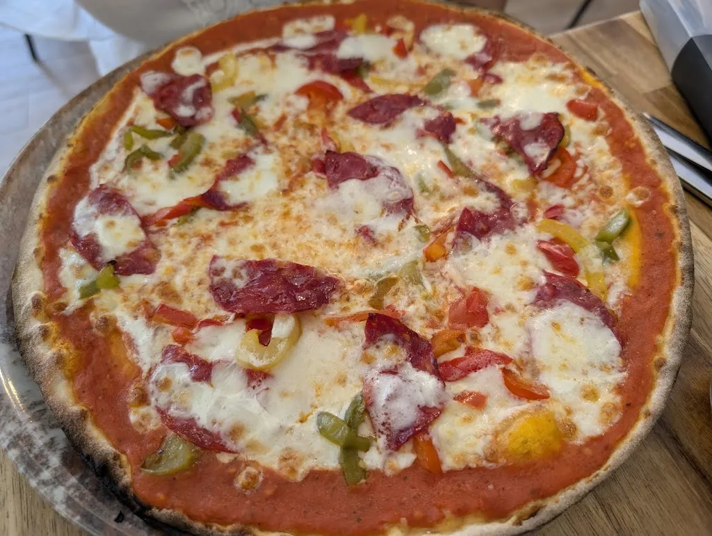 Chouach Ly_Restaurant Bella Roma_Cholet_review