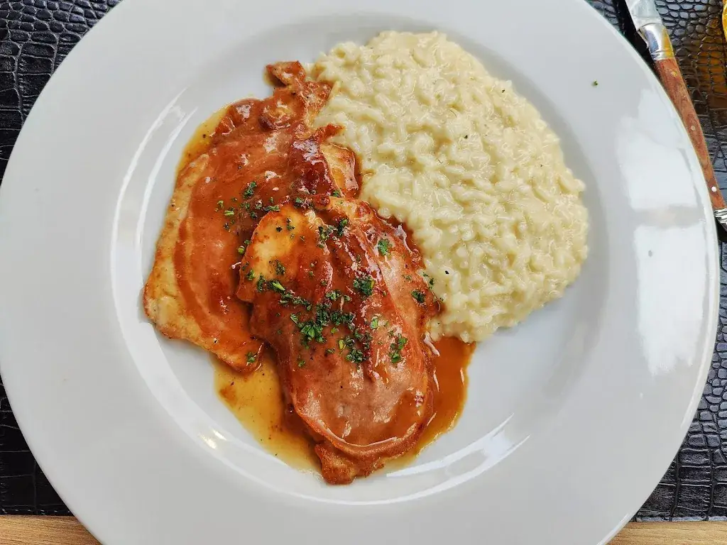 Rasmus Iten_Commerce - Ristorante e Pizzeria_Brig-Glis_review