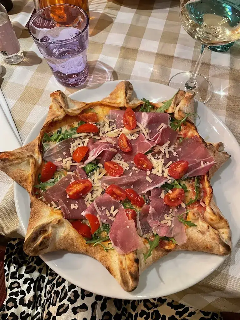 Ashley H_Commerce - Ristorante e Pizzeria_Brig-Glis_review