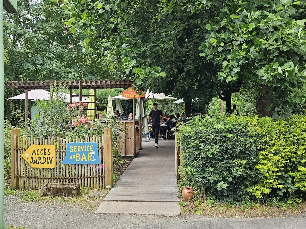 Paul G Miller_La Cascade, Restaurant Bar_Clisson_review