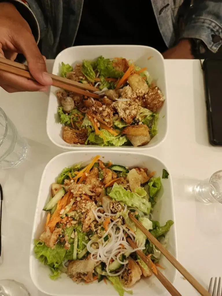 felix kenrick_Restaurant Sanya Cuisine au Wok_Clisson_review