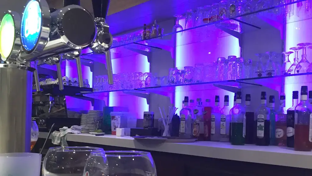 Centr'Halles Café_Clisson_slider_image_1