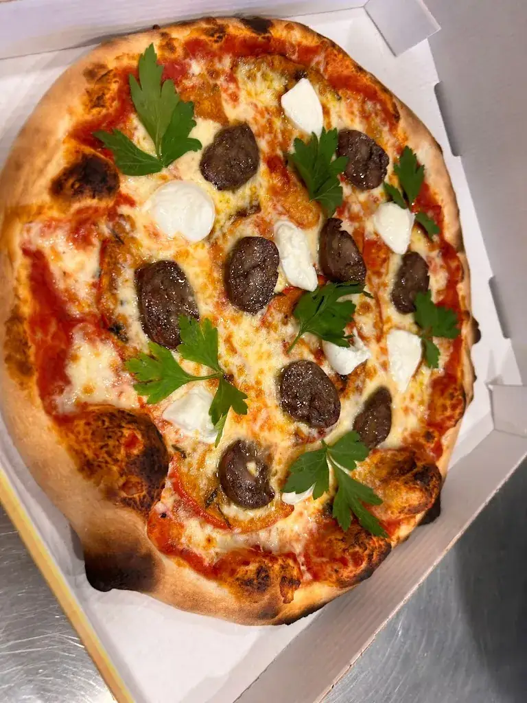 Pizza Pyramide_Montélier_slider_image_3