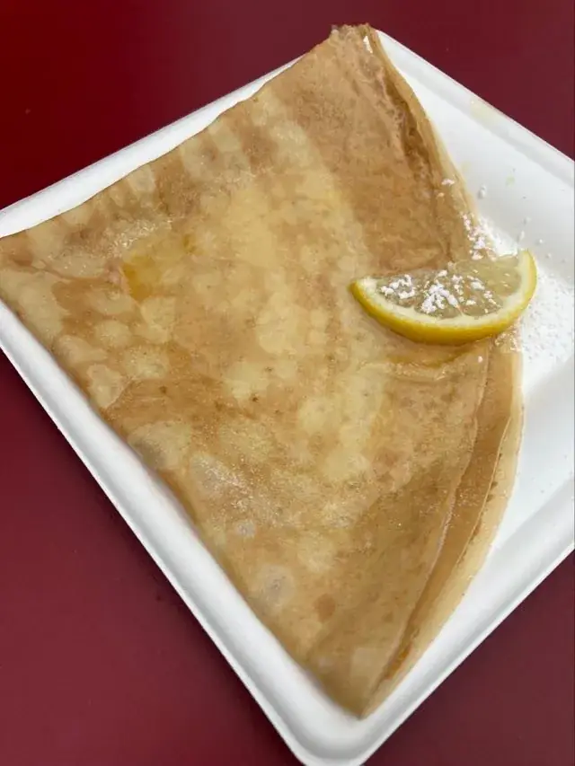 Laura J Aitcheson_La Petite Crêperie_Clisson_review