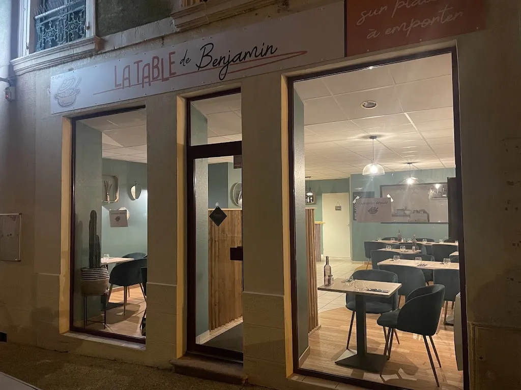 La table de Benjamin_Conlie_slider_image_1