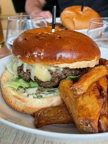 La table de Benjamin_Conlie_slider_image_3