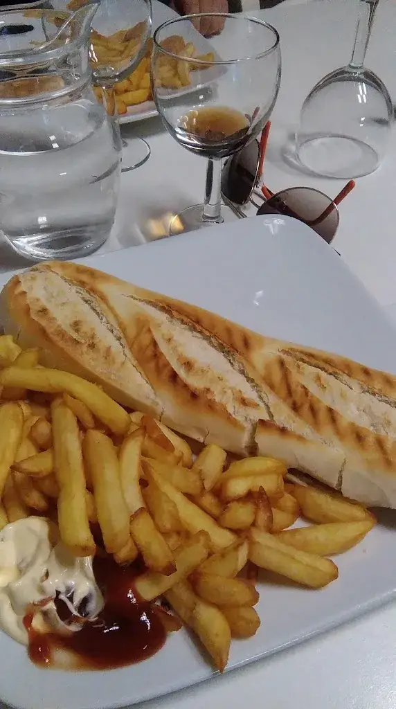 L'Escale ristorante a Connerré