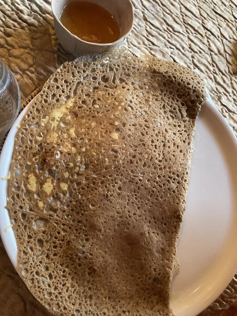 Margaux Châtel_Crêperie Le Moulin de Chaugenets_Saint-Étienne-de-Montluc_review