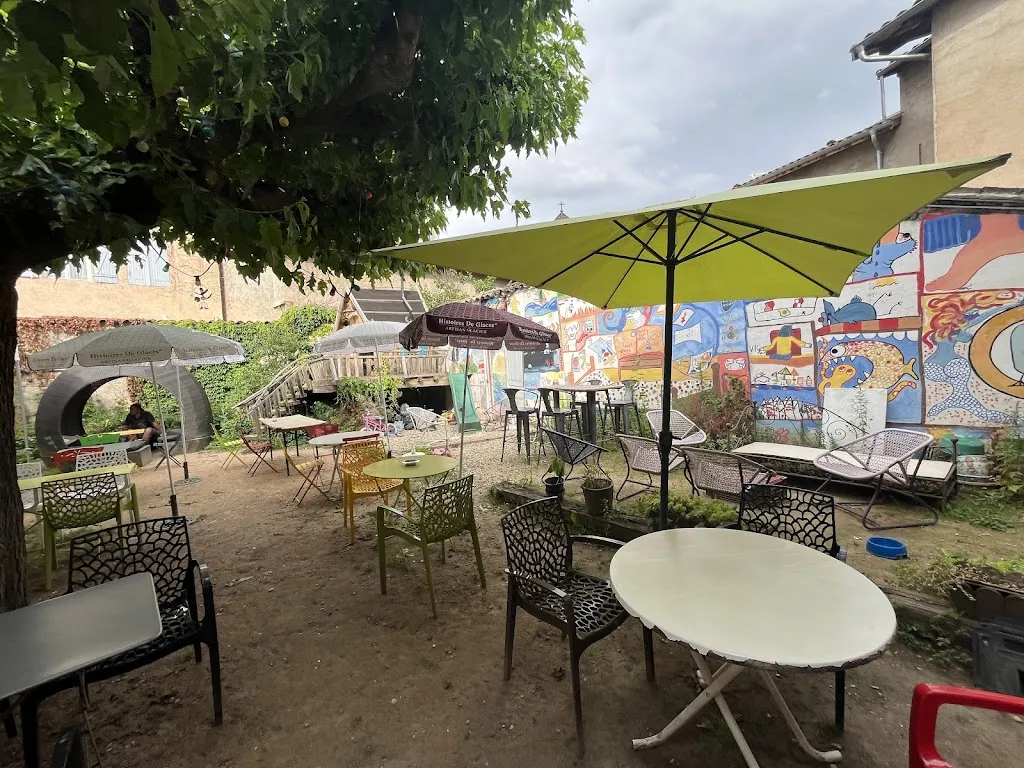 Pêle-Mêle Café restaurant in Montmerle-sur-Saône