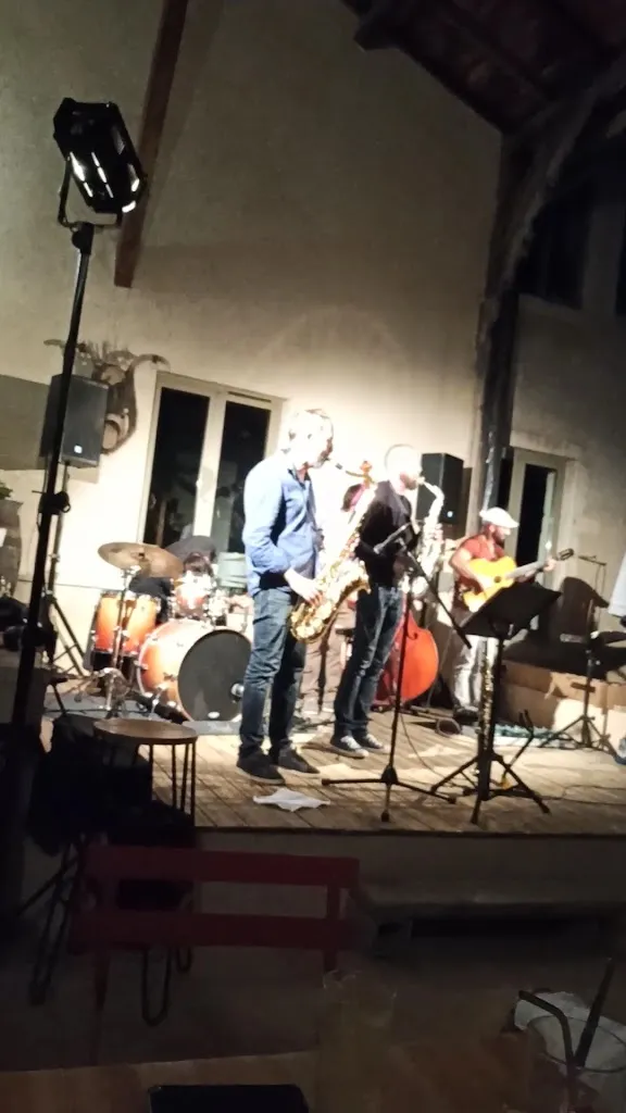 Pêle-Mêle Café_Montmerle-sur-Saône_slider_image_2