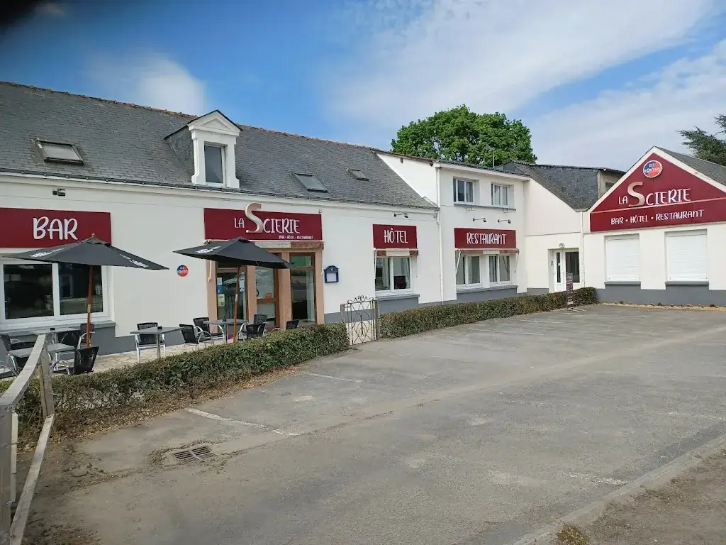Hôtel bar restaurant La Scierie restaurant in Corzé