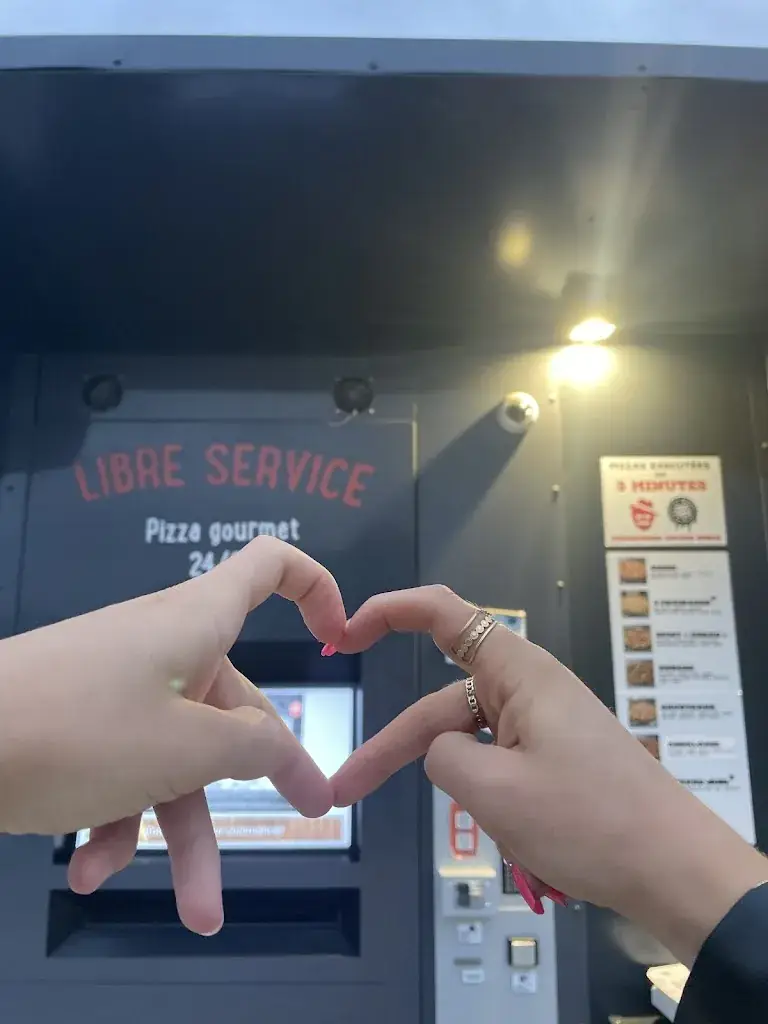 Leonie Chaudet_Gang Of Pizza_Cossé-le-Vivien_review