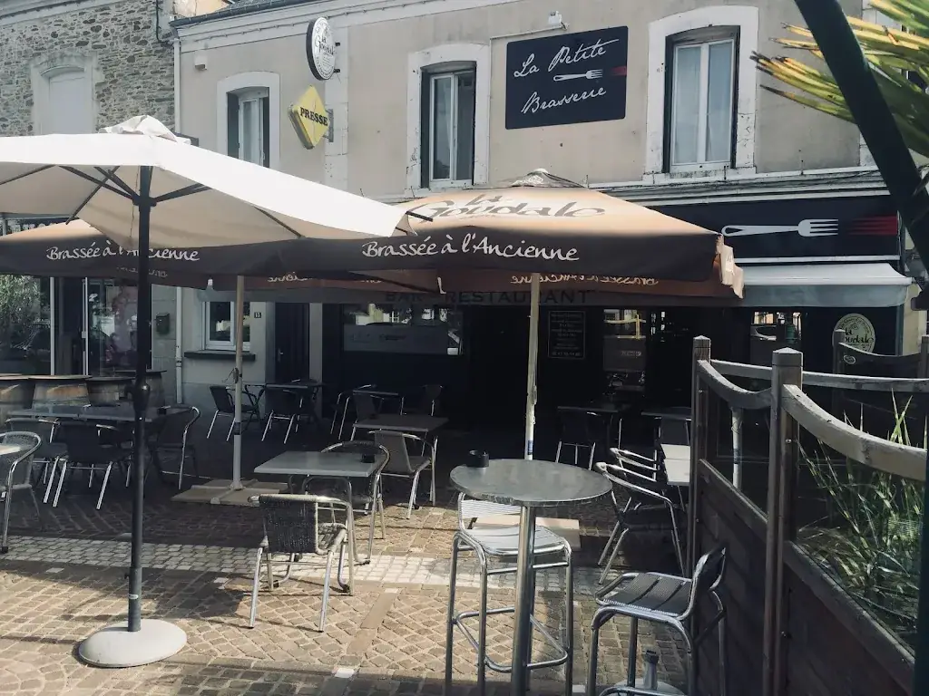 La Petite Brasserie restaurant in Cossé-le-Vivien