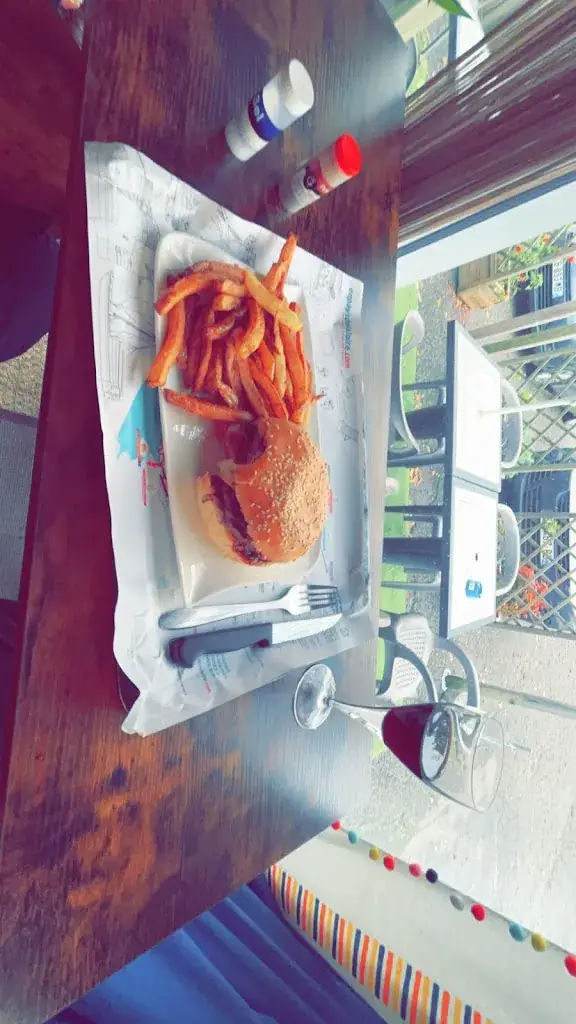 OUSSAMA TABABI_Le Cabanon_Couffé_review