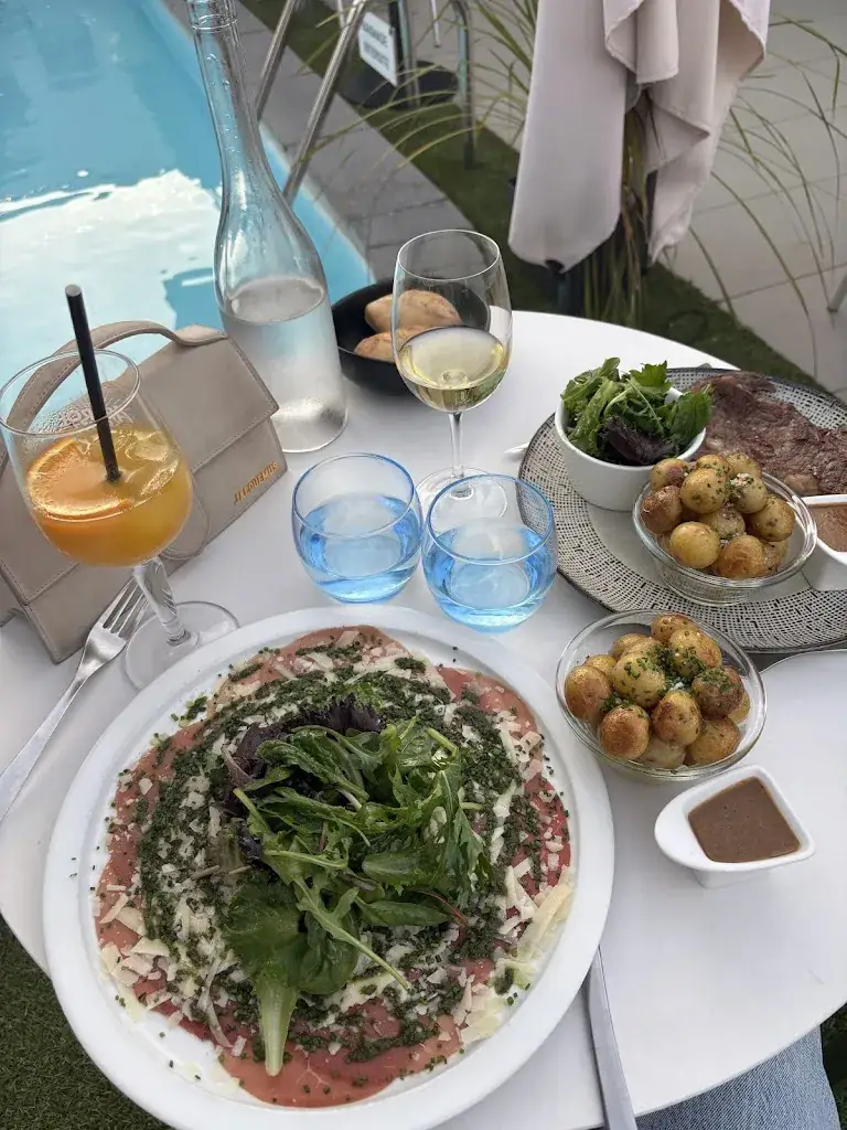 Mélanie Parent_Le Carré Blanc_Saint-Herblain_review