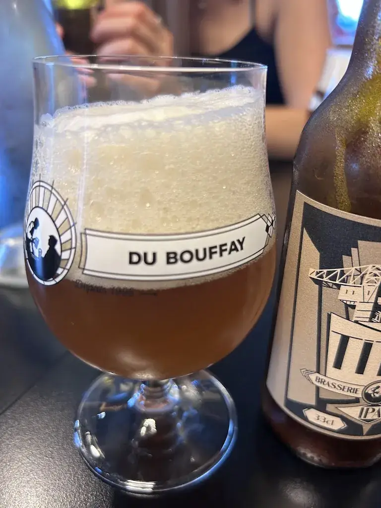 Charlotte HELIE_Le Carré Blanc_Saint-Herblain_review