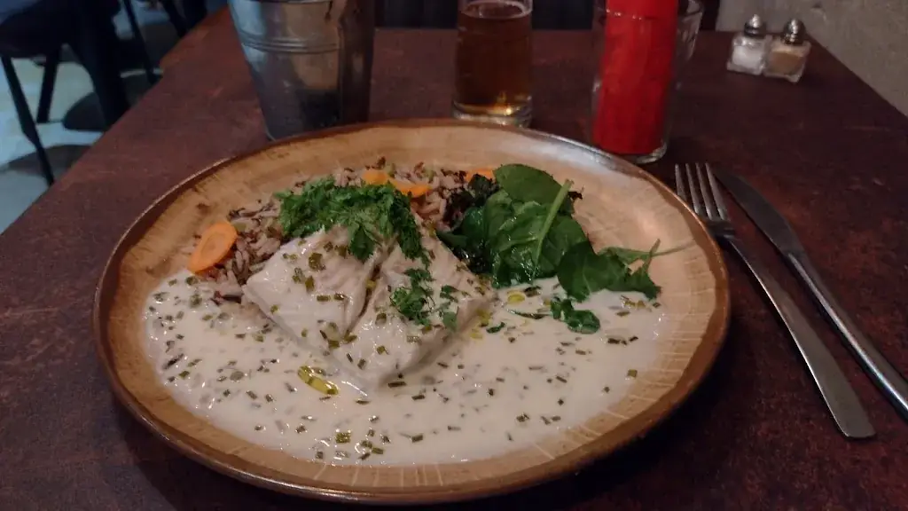 Arthur Heckstall-Smith_La Fabrique Brasserie pas banale_Mans_review