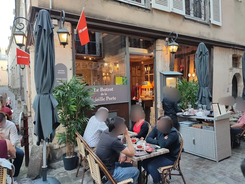 La Vieille Porte restaurant in Mans