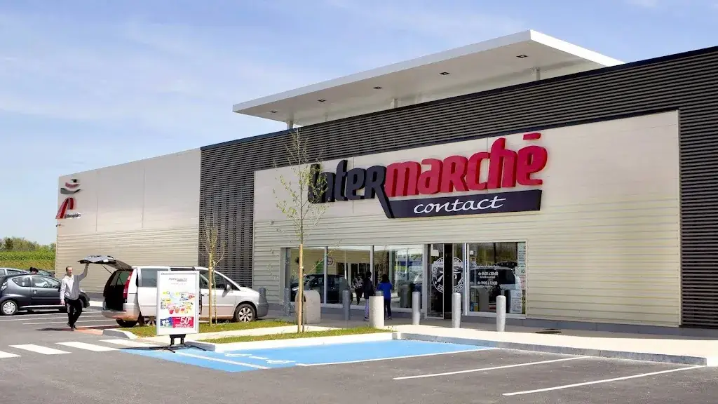 Intermarché CONTACT Coulans Sur Gée restaurant in Coulans-sur-Gée