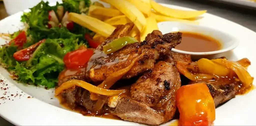 Restaurant Á DAMAS_Montluçon_slider_image_3