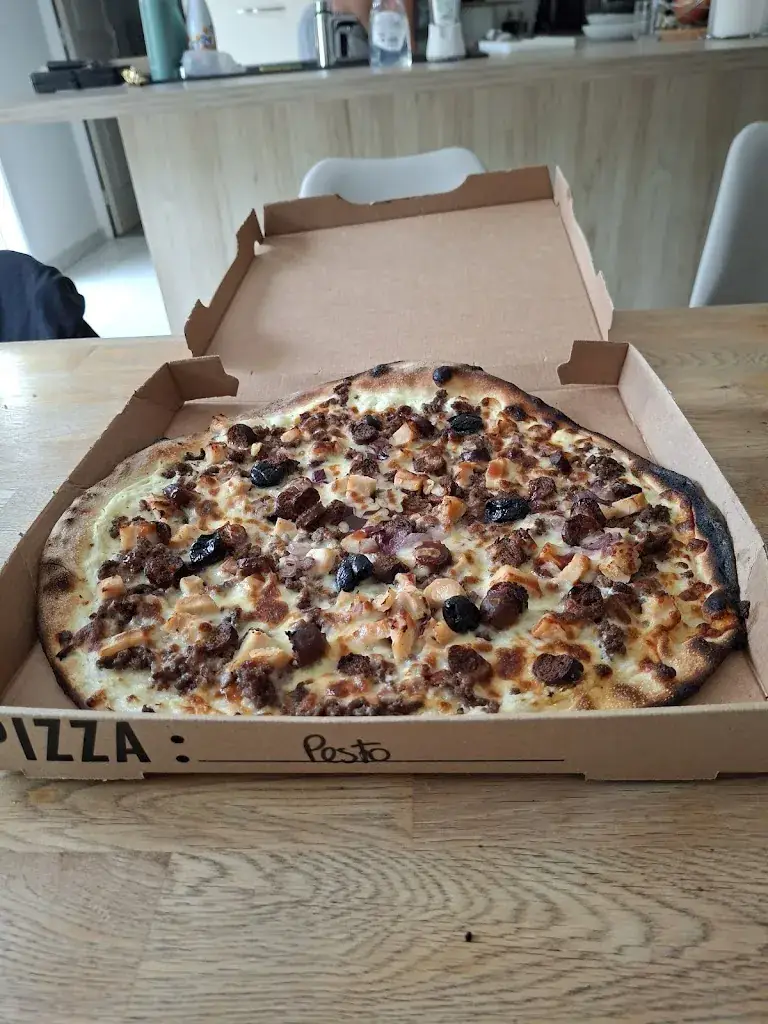 Sophie Barrais_Show Pizz_Craon_review