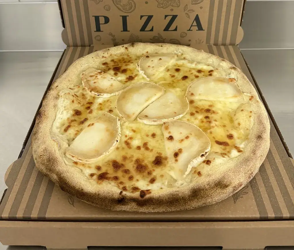 Molly pizza_Craon_slider_image_3